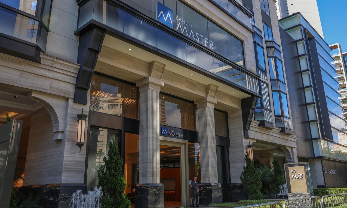 Fachada do Banco Master, em SP