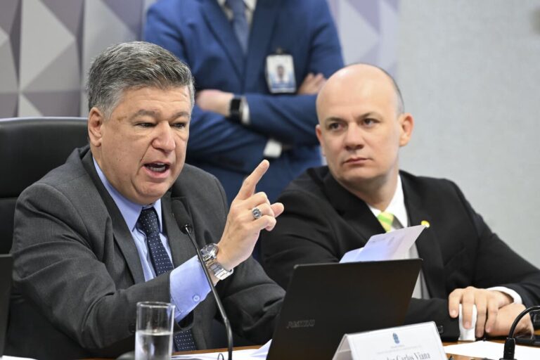 Carlos Viana na CPMI do INSS