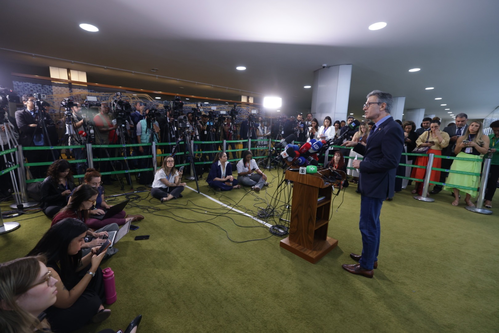 A avaliação de deputados federais sobre a ida de Zema a Brasília para tratar do PL Antifacção