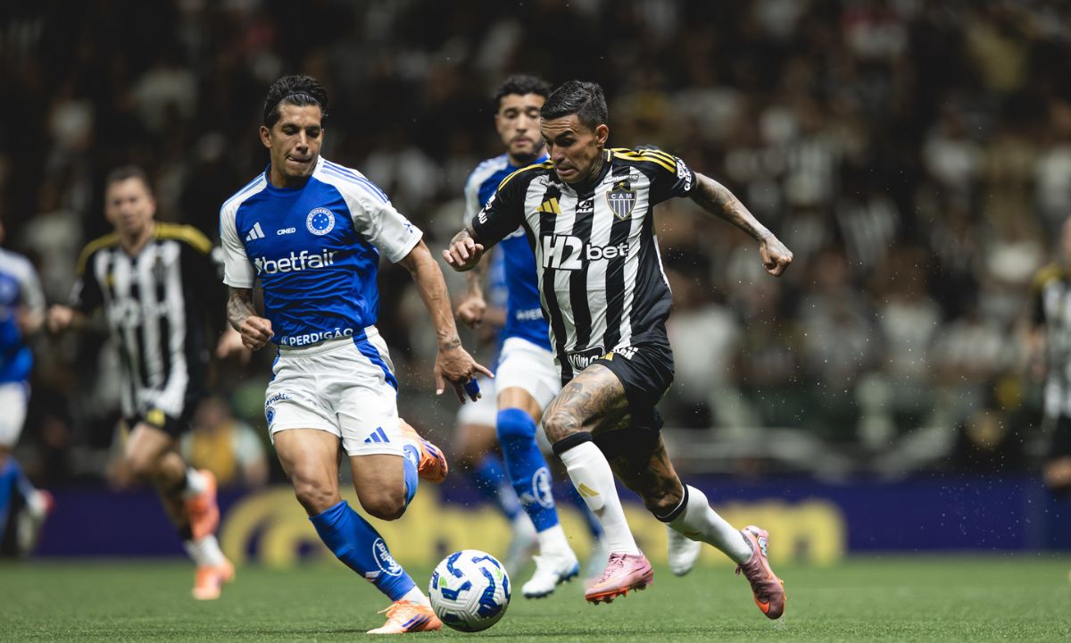 Dudu, do Atlético, e Romero, do Cruzeiro