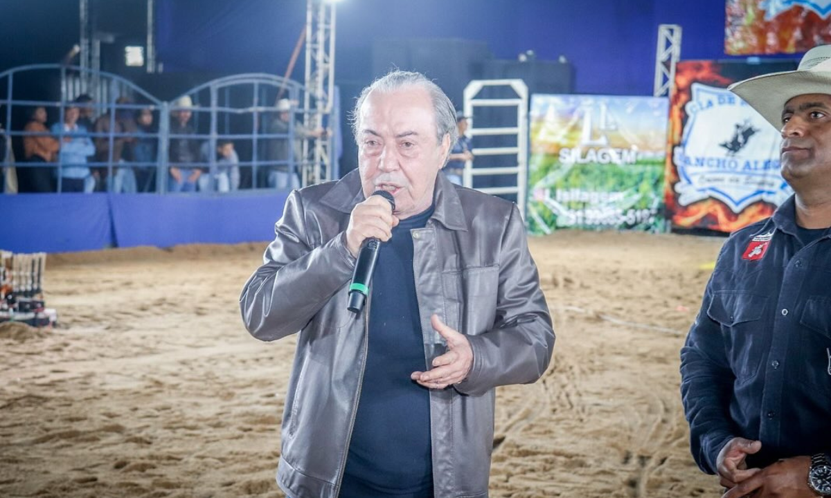 O ex-deputado Danilo De Castro na feira agropecuária de Paula Cândido (MG), em setembro de 2025