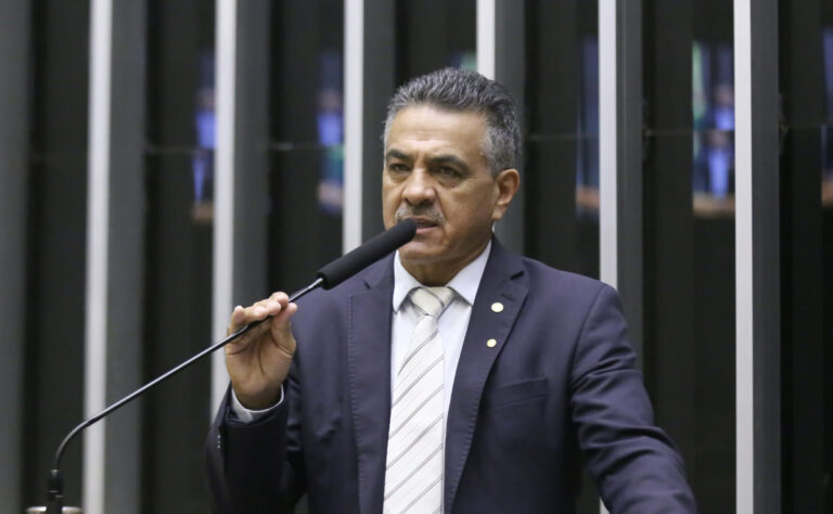 Emidinho Madeira no plenáruo