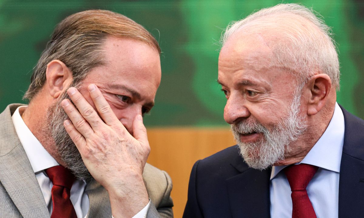 O ministro Alexandre Silveira e o presidente Lula