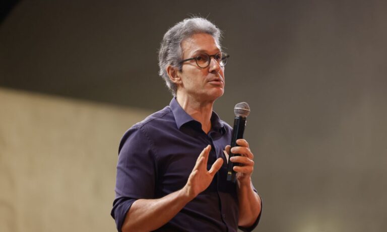 O governador Romeu Zema.