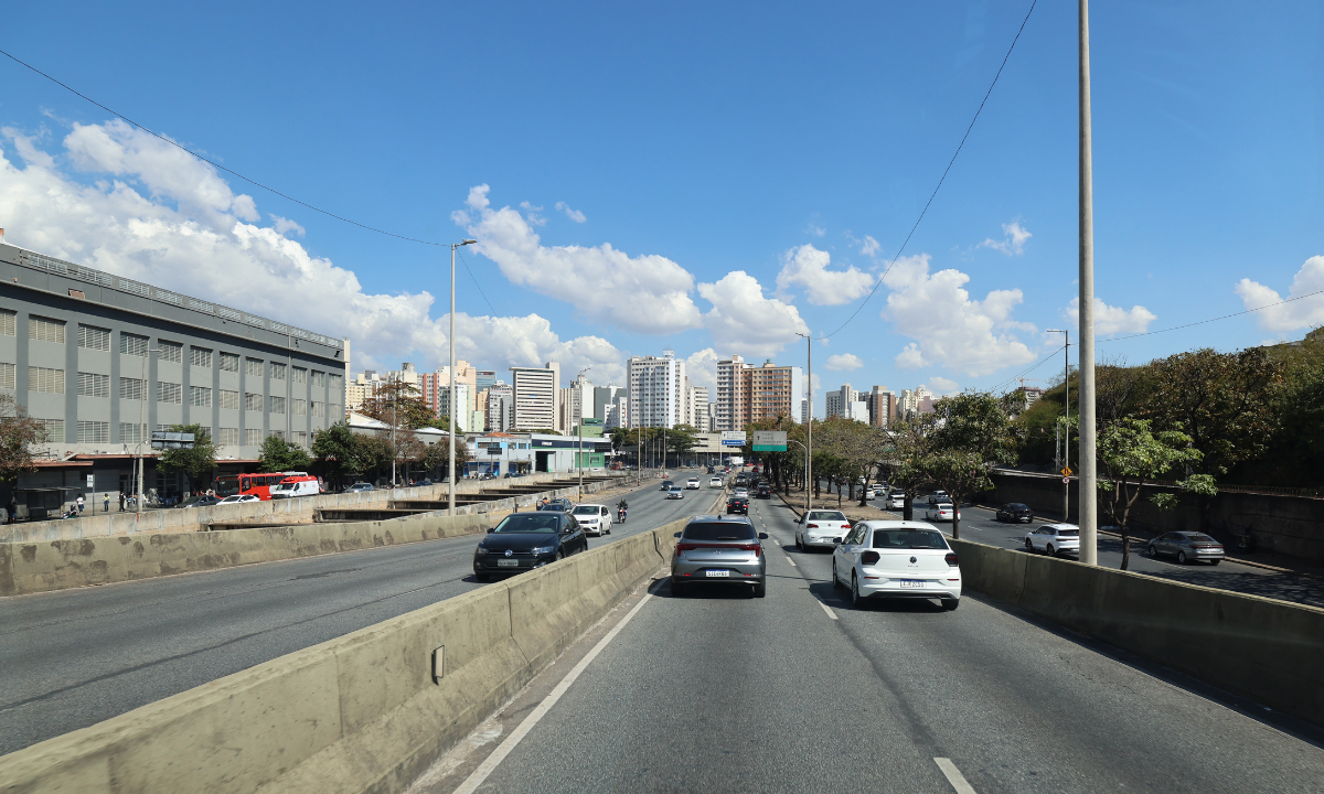 Trânsito na Avenida Cristiano Machado, em Belo Horizonte. Foto: Luiz Santana/Assembleia Legislativa de Minas Gerais