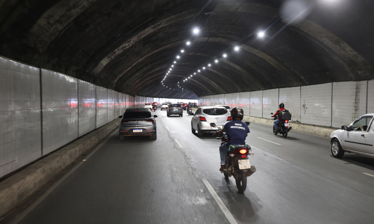 Registro de trânsito na Avenida Cristiano Machado. O Governo de Minas Gerais prepara aplicação de novas regras para a CNH. Foto: Luiz Santana / ALMG