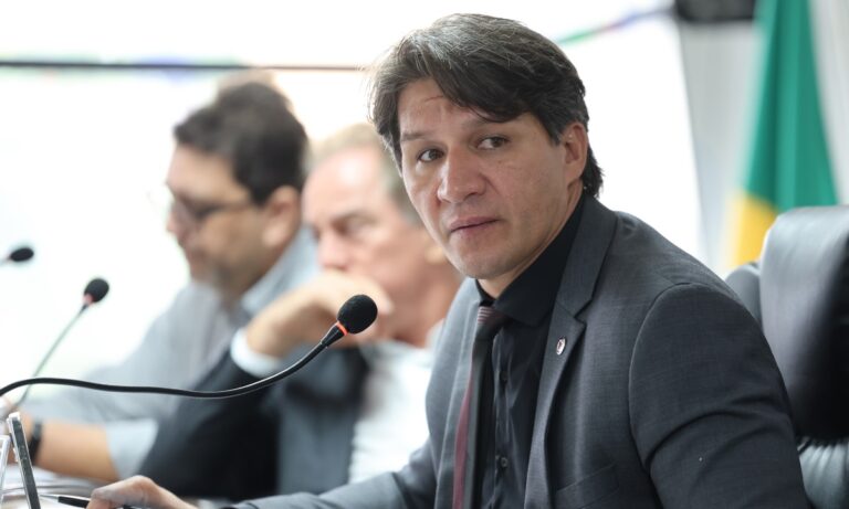 dep vitório júnior