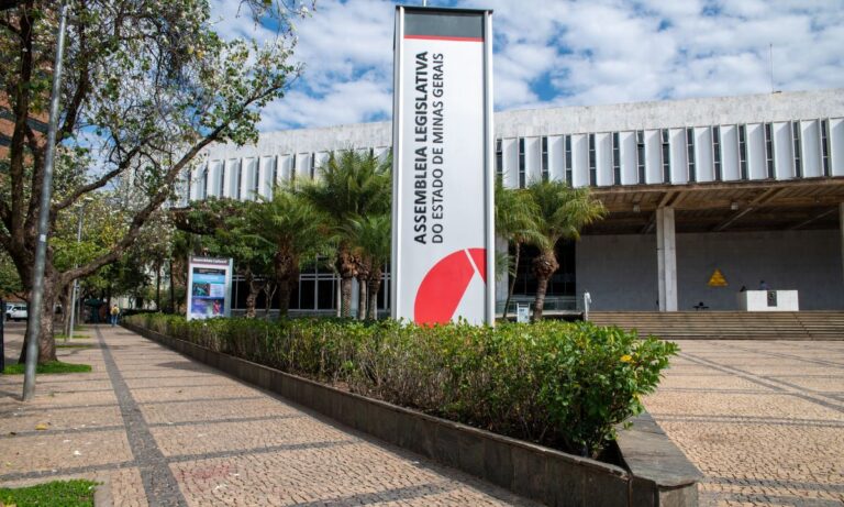 A fachada da Assembleia de Minas