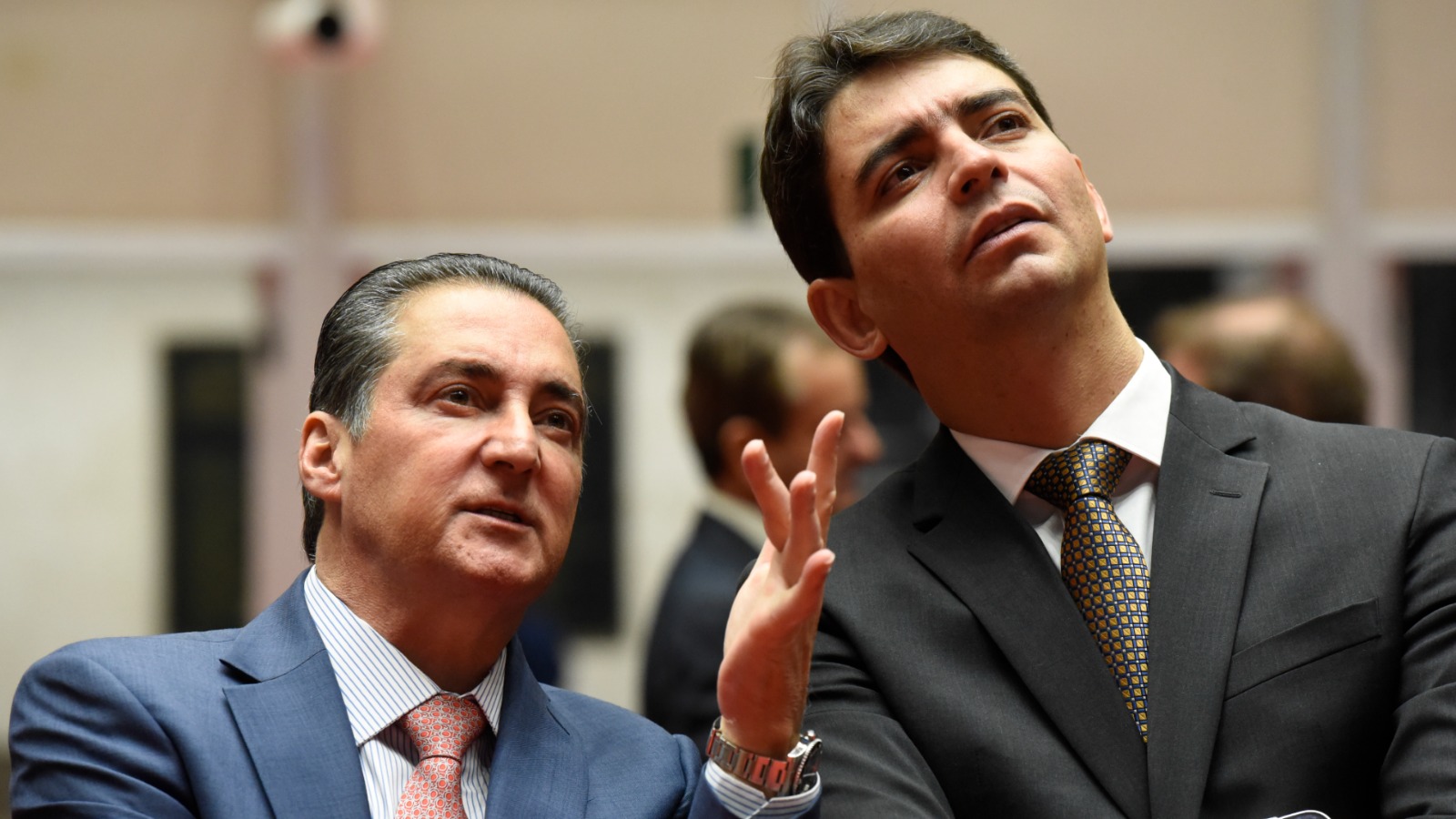 Líder de Zema na Assembleia negocia filiação a outro partido