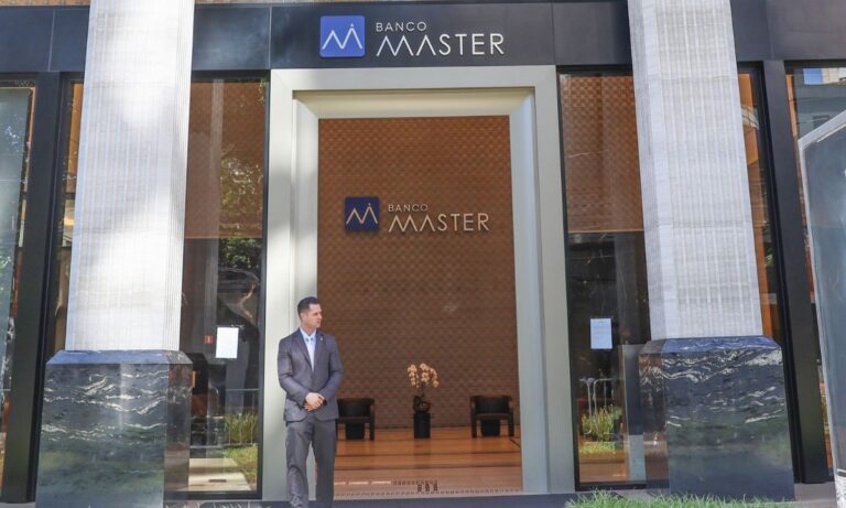A fachada do Banco Master