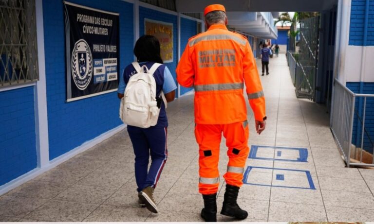 Escola cívico-militar