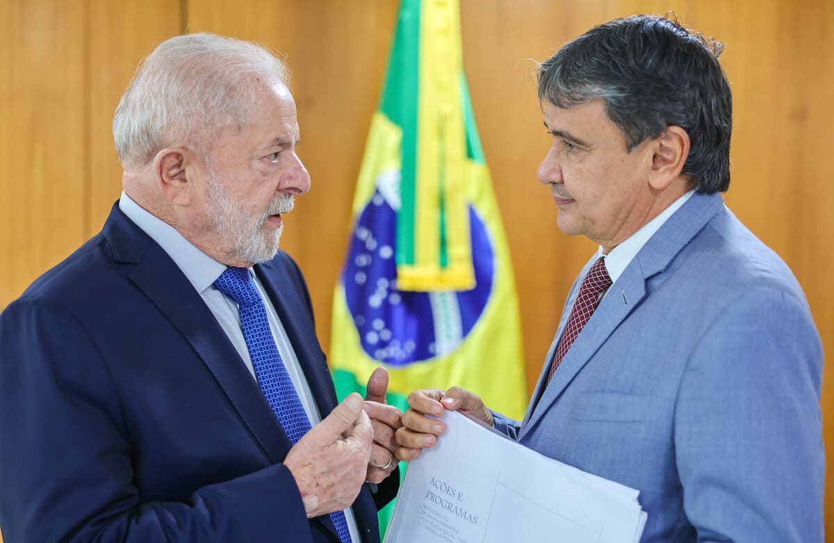 Lula e ministro Wellington Dias