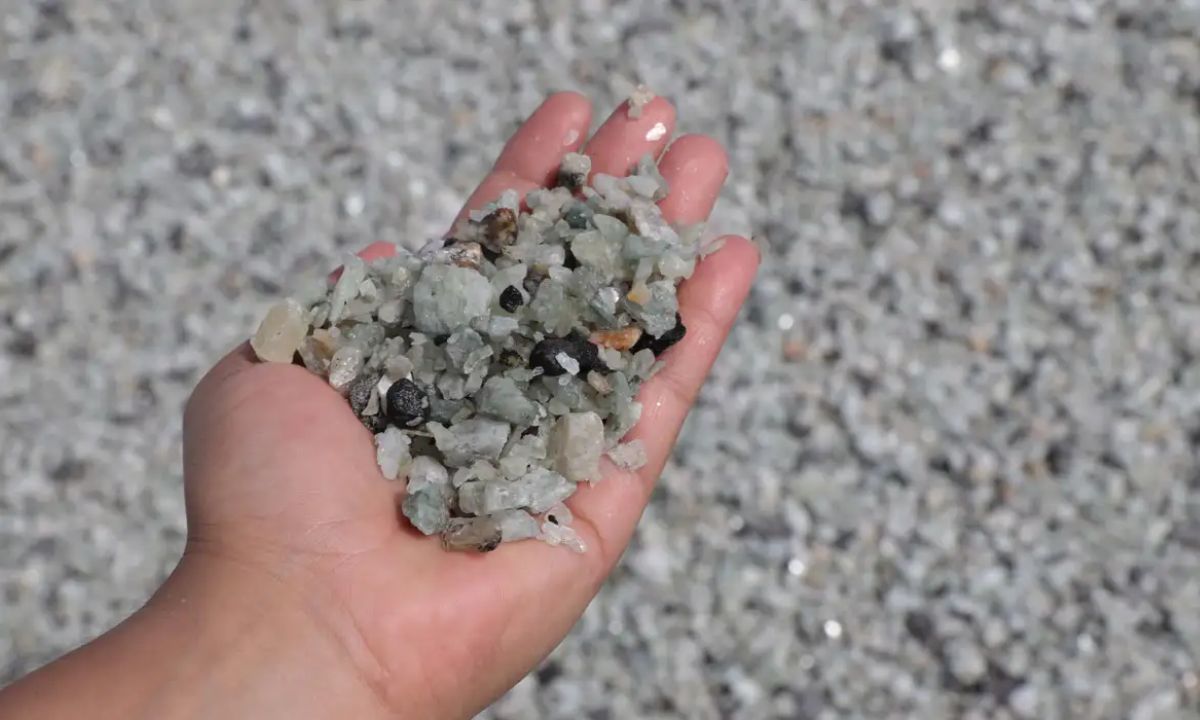 Foto mostra mineral crítico