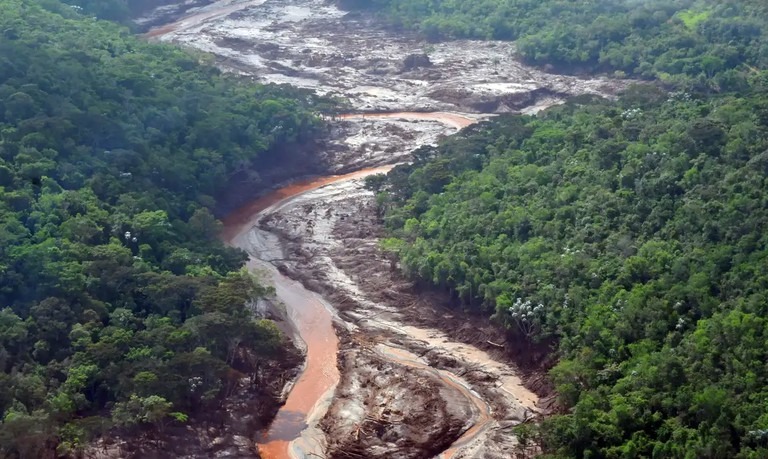 Rio Doce foi atingido pelo rompimento da barragem em Mariana