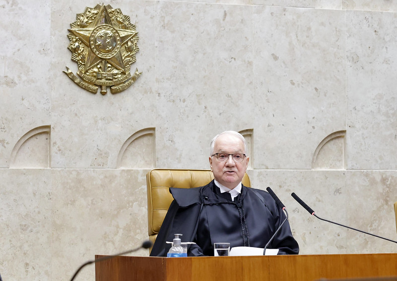 O presidente do STF, ministro Edson Fachin, durante sessão no tribunal.