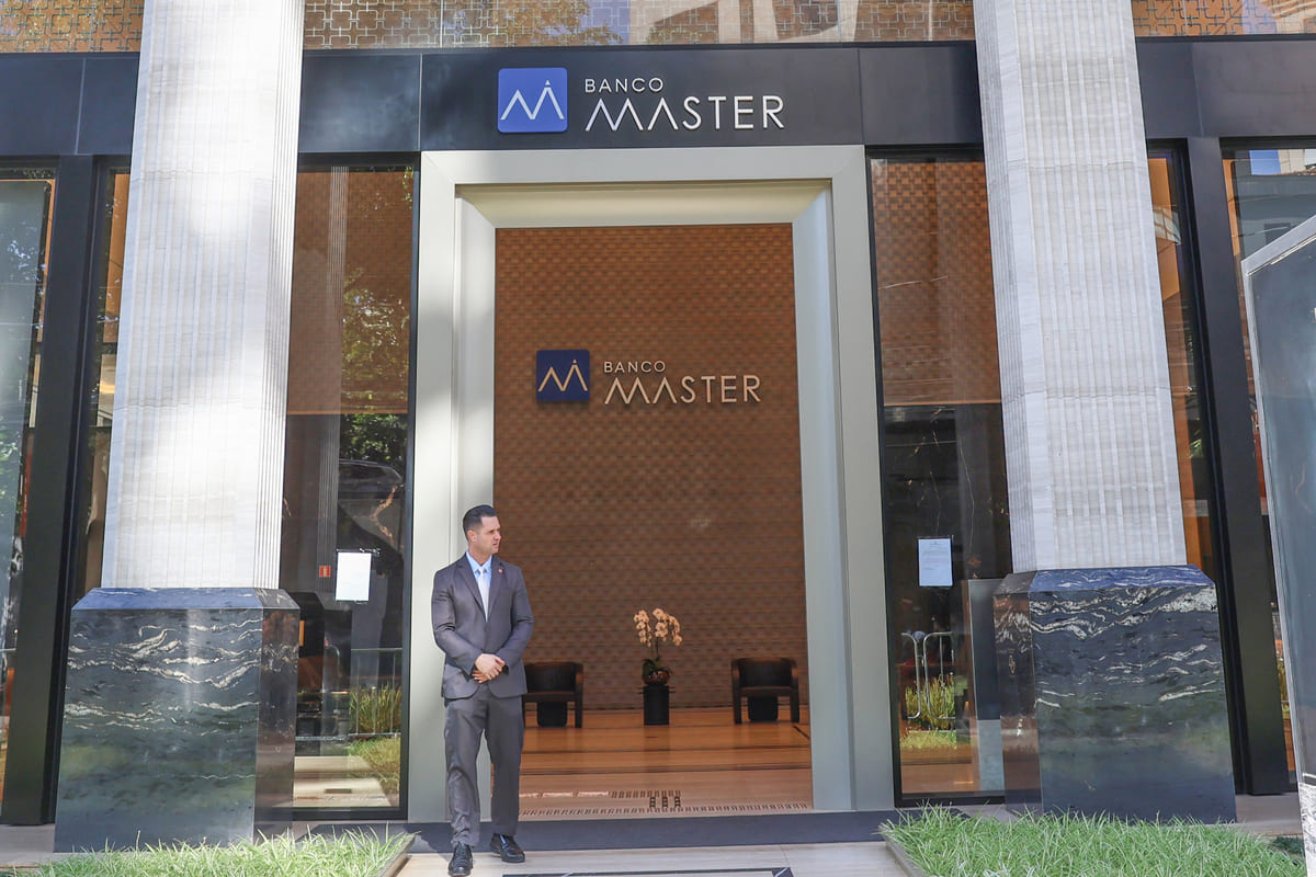 Enttrada do Banco Master