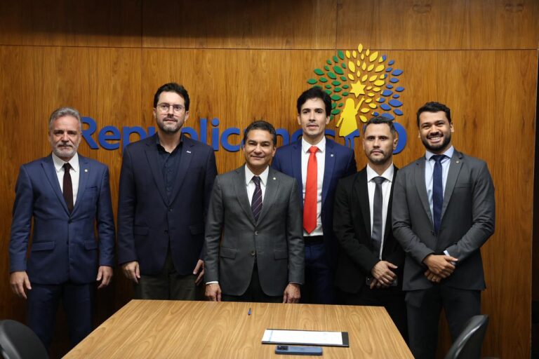 Luís Eduardo Falcão e Republicanos