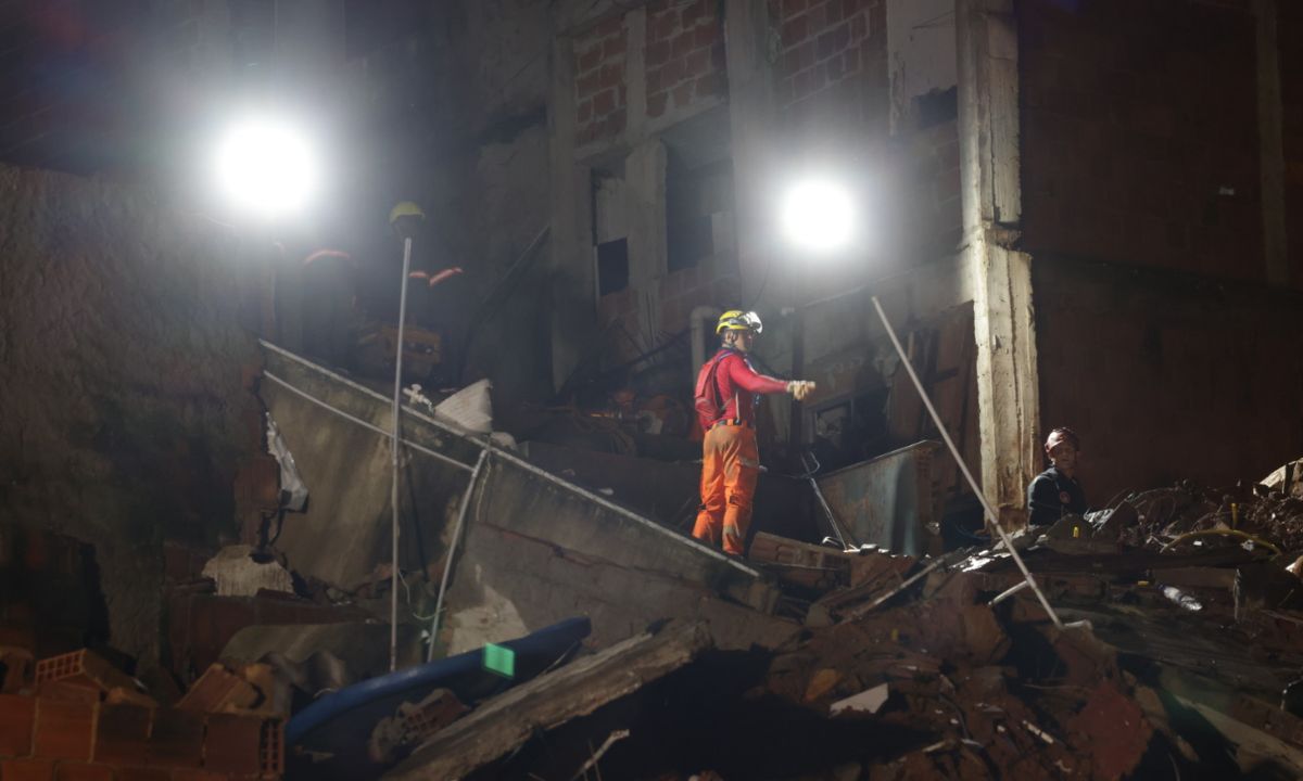 Bombeiros atuam em Juiz de Fora após fortes chuvas
