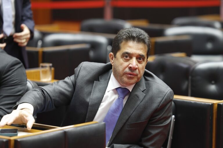 O deputado estadual Sargento Rodrigues durante sessão na Assembleia de Minas.