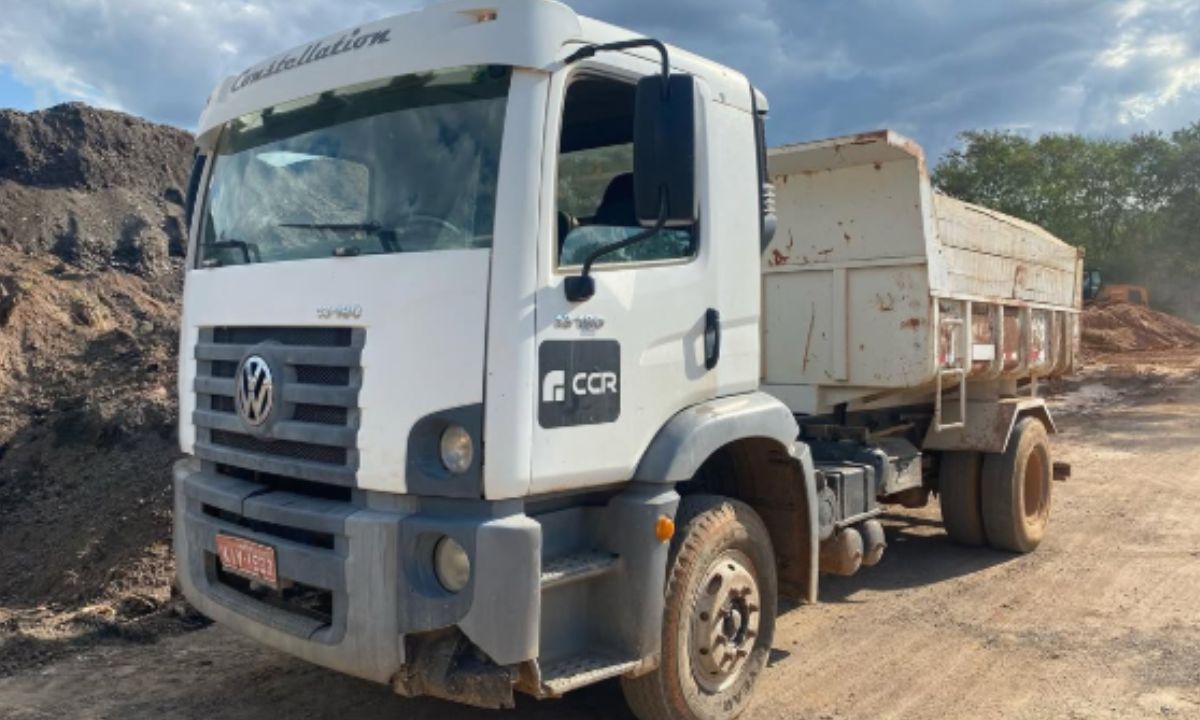 Caminhão da CCR que era alugado pela prefeitura de Divinópolis