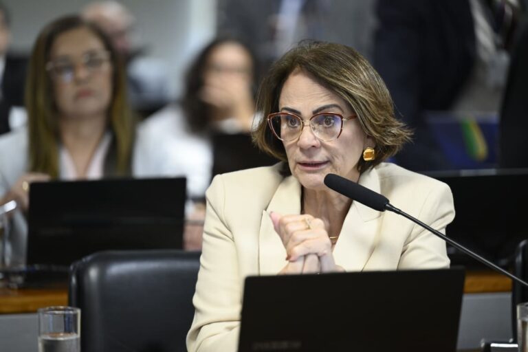 Damares na Comissão de Assuntos Econômicos