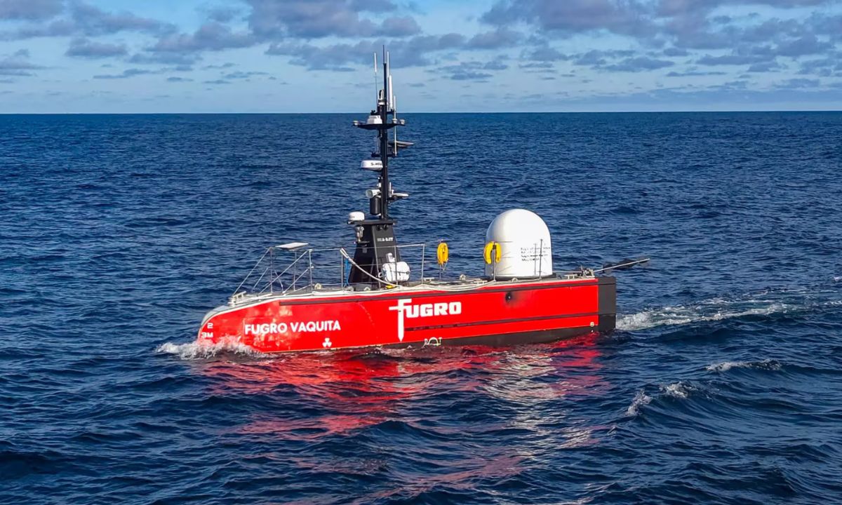 Barco autônomo da Fugro, em uso pela Petrobras