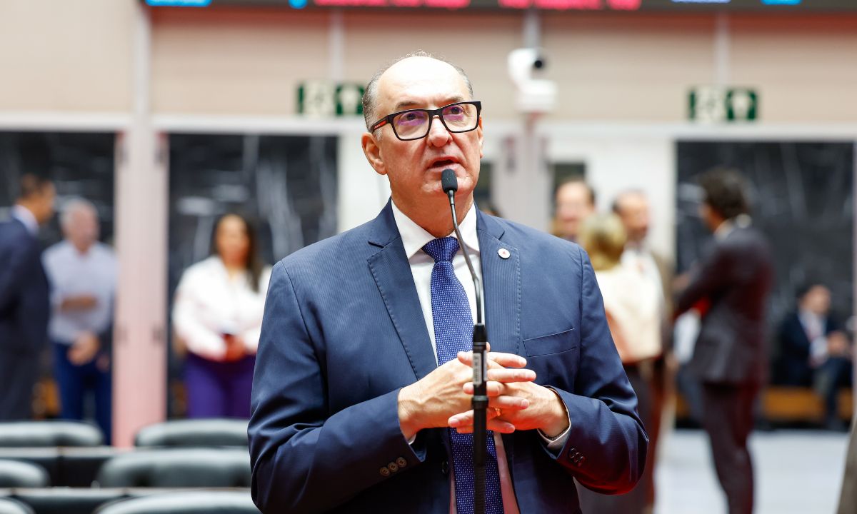 O deputado Grego da Fundação