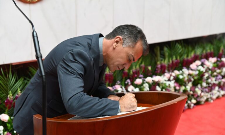 O prefeito de Nova Serrana, Fábio Avelar