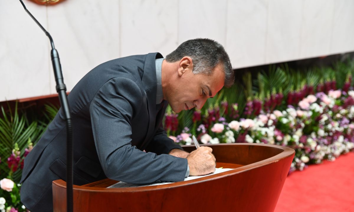 O prefeito de Nova Serrana, Fábio Avelar