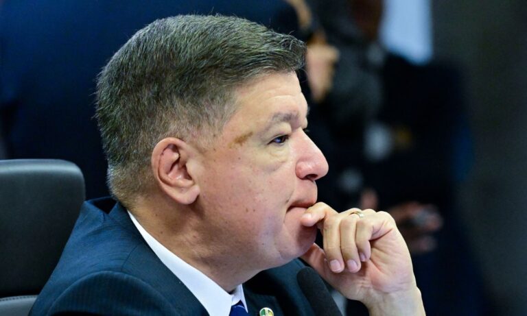 O senador Carlos Viana, do Podemos