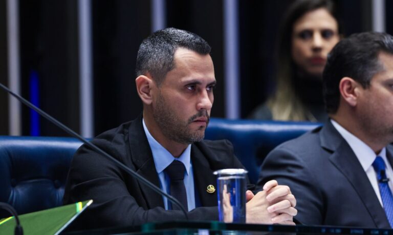 O senador Cleitinho Azevedo