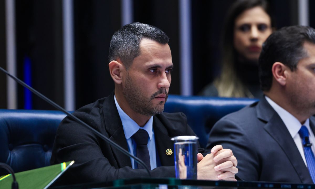 O senador Cleitinho Azevedo