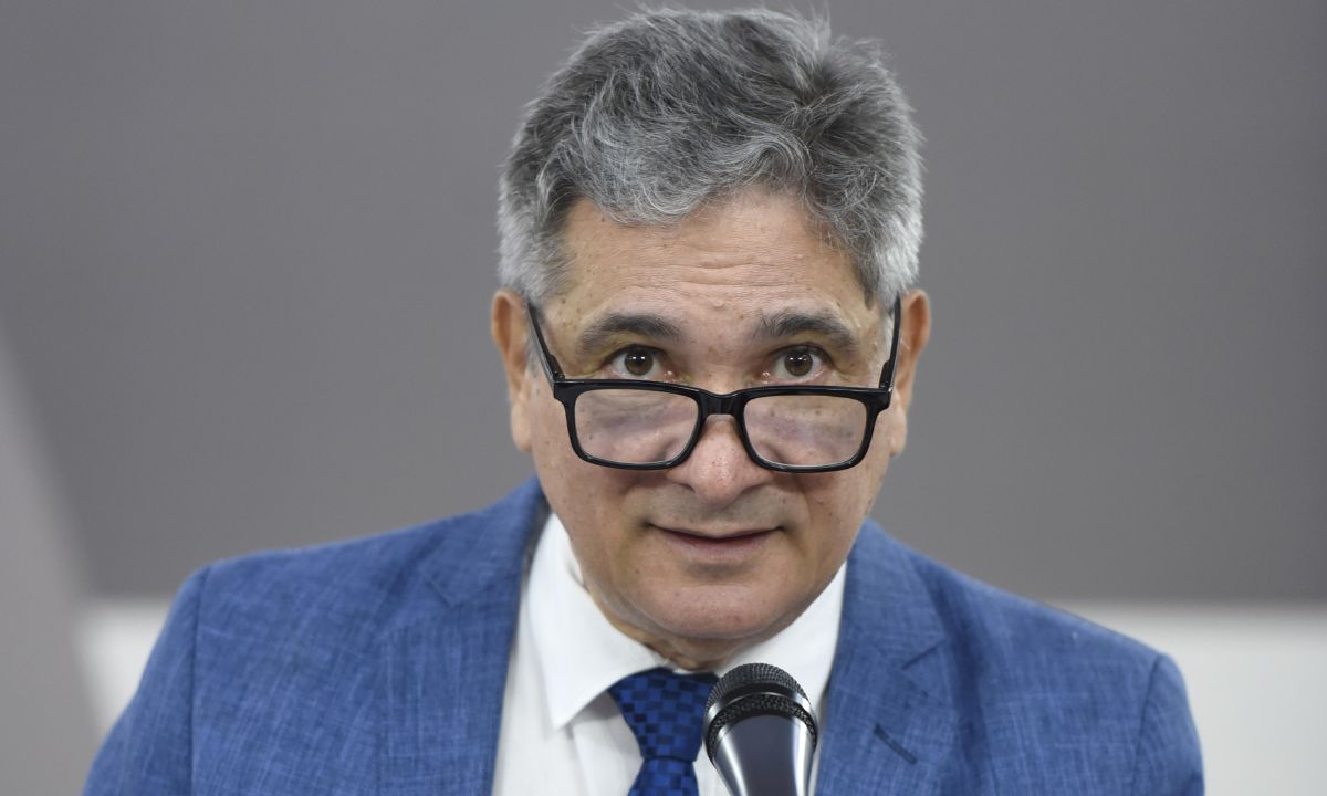 O prefeito de Governador Valadares e ex-deputado estadual, Coronel Sandro