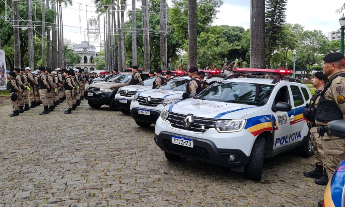 Viaturas e policiais militares