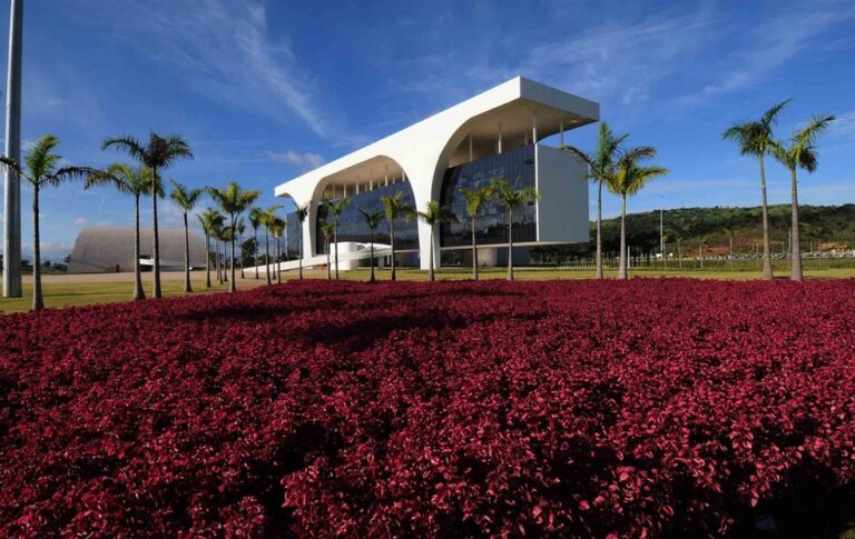 Na foto, a Cidade Administrativa, sede do governo mineiro