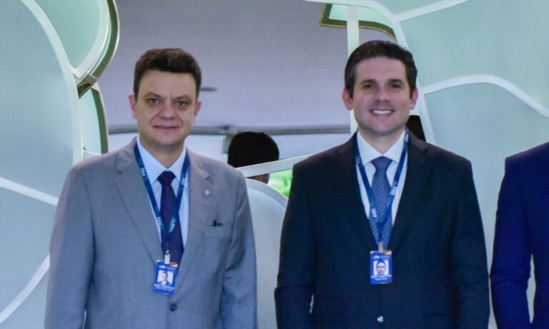 Na foto, Odair Cunha e Hugo Motta em evento na Câmara