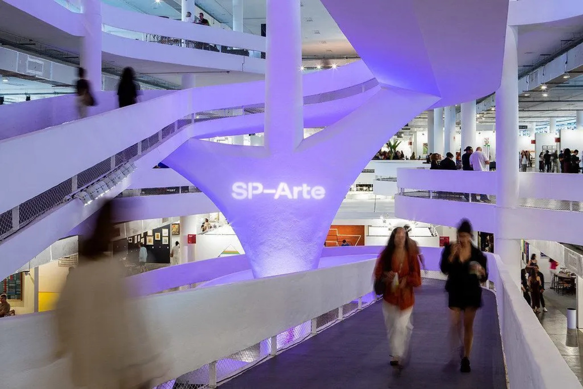 Feira de arte ocorre em São Paulo