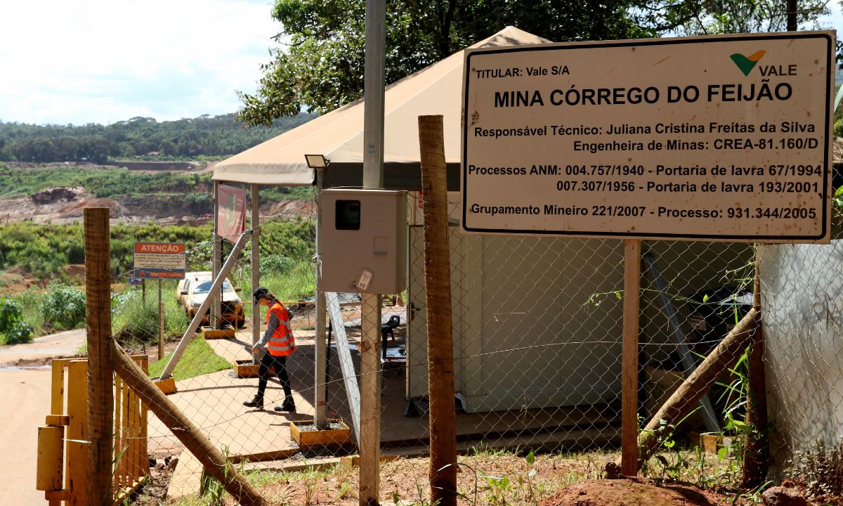 Foto mostra a entrada da Mina do Córrego do Feijão, da Vale, em Brumadinho, que se rompeu em janeiro de 2019.