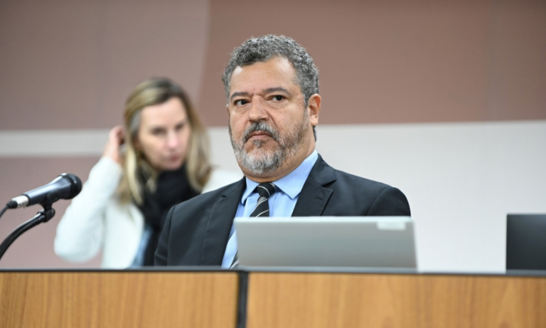 Mário Henrique Caixa durante agenda na ALMG