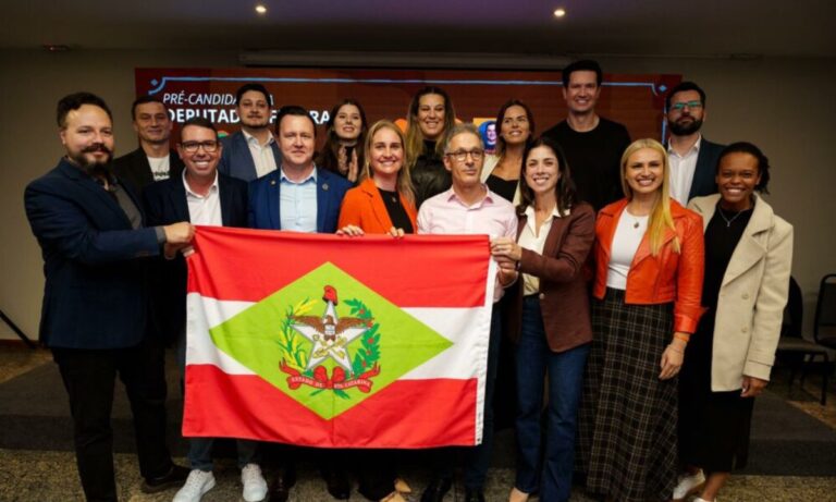 Zema com membros do Novo
