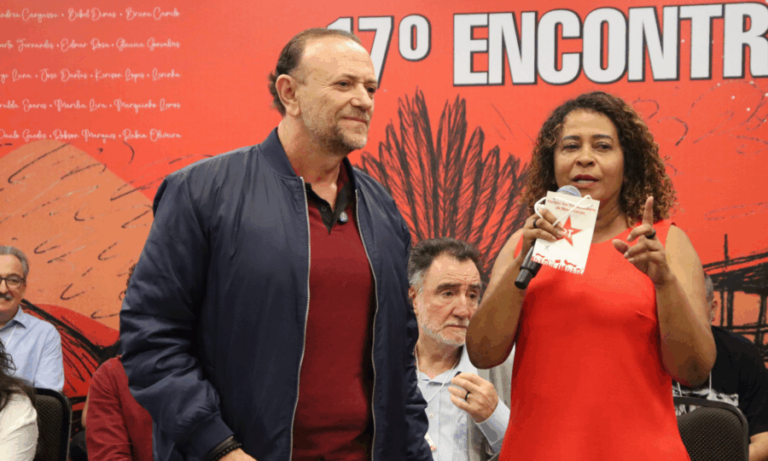 Leninha e Edinho em palanque