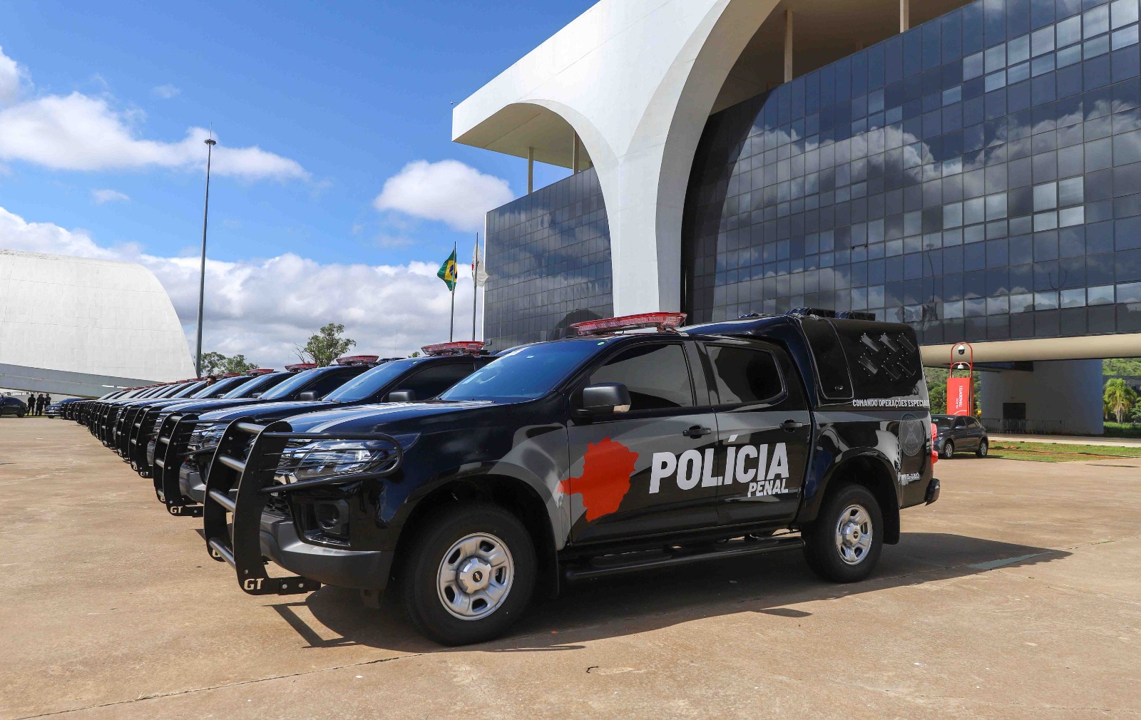 Carros comprados com verba federal para municípios de MG foram indevidamente repassados ao sistema prisional estadual, diz CGU