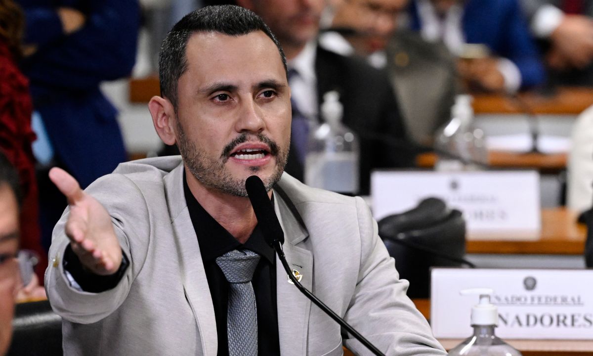 O senador Cleitinho Azevedo