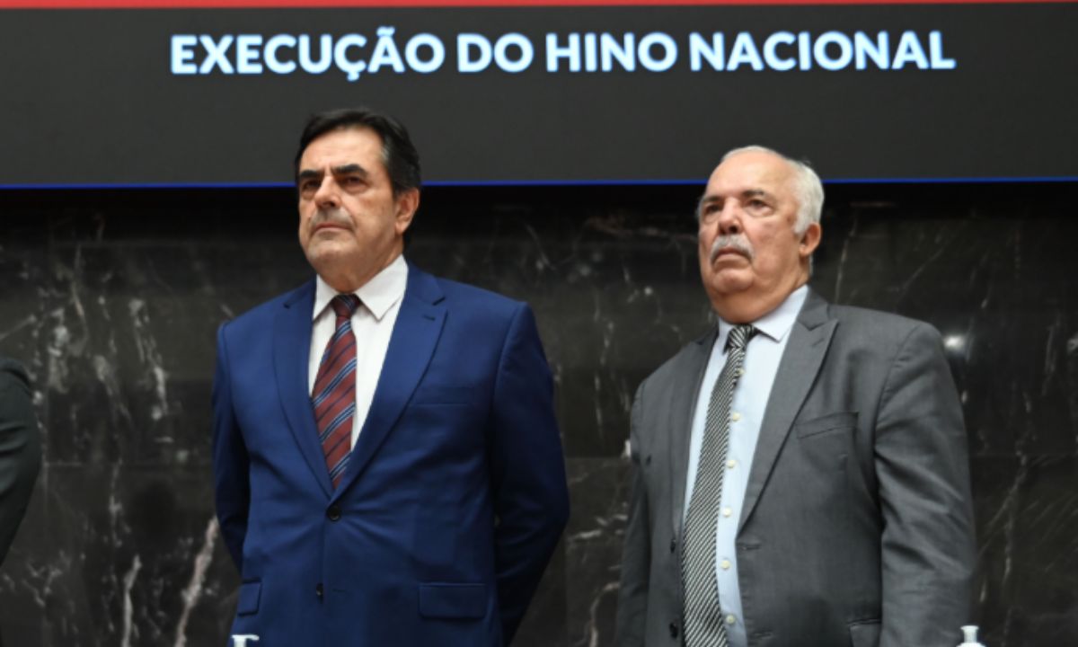 Domingos Sávio e Inácio Franco durante solenidade na Assembleia de Minas