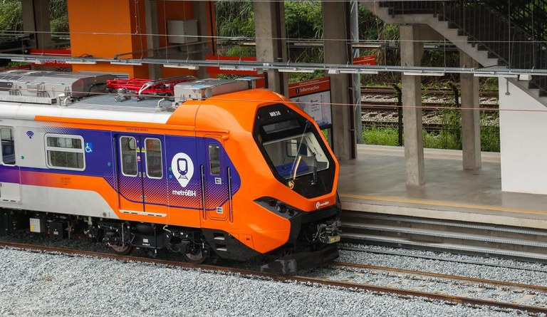 Trem do metrô de Belo Horizonte