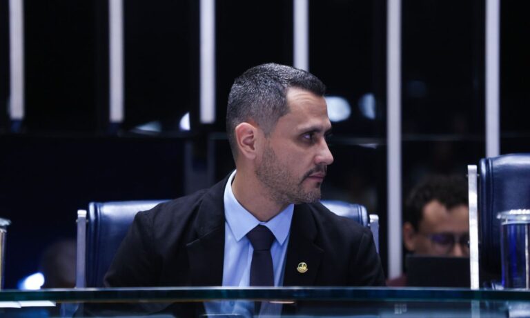 O senador Cleitinho