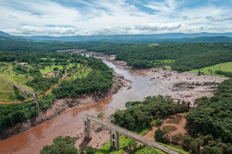 Catástrofe socioambiental provocada pelo rompimento de barragem da mineradora Vale em Brumadinho