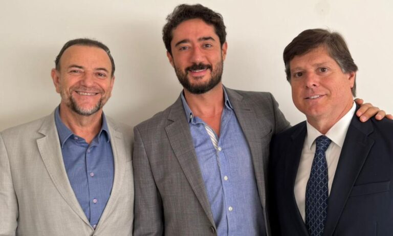Edinho, Gabriel, Baleia