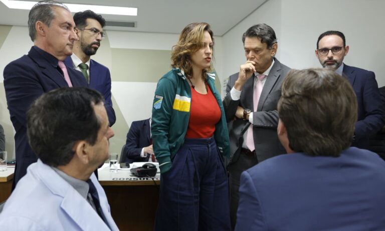 Deputados na Comissão de Fiscalização Financeira e Orçamentária