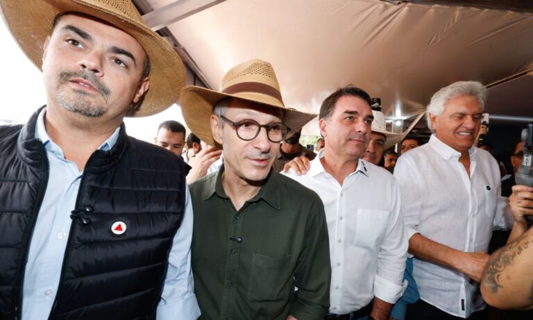 Mateus Simões, Romeu Zema, Flávio Bolsonaro e Ronaldo Caiado.